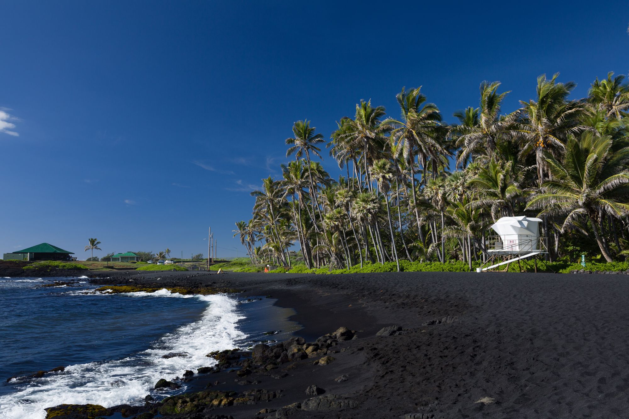 Black Sand by John Loo, Flickr