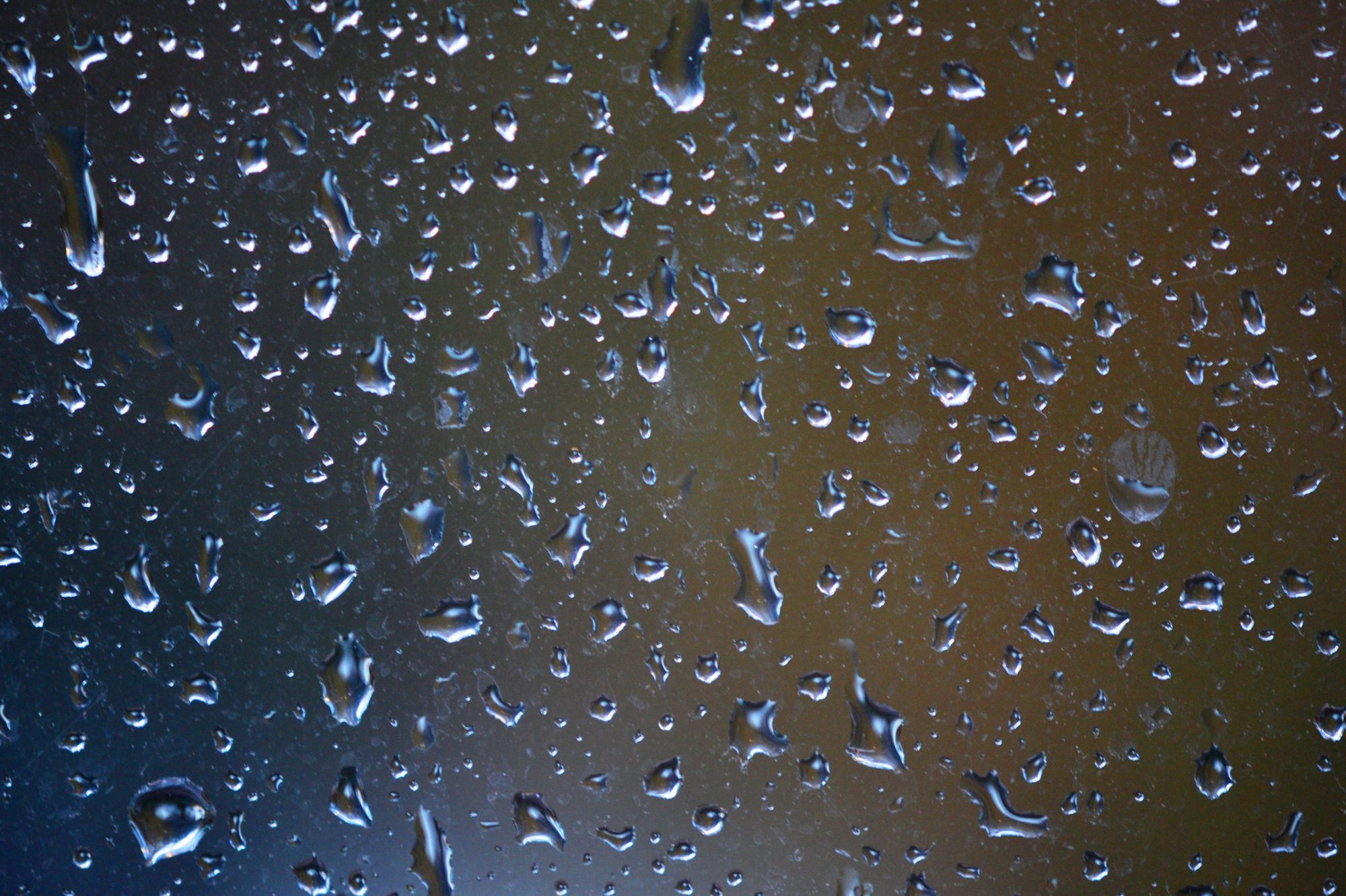 Raindrops by Benjamin Watson, Flickr